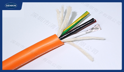 怎么选高柔性拖链电缆